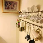 With Free Parking & Roof Terrace 아파트
